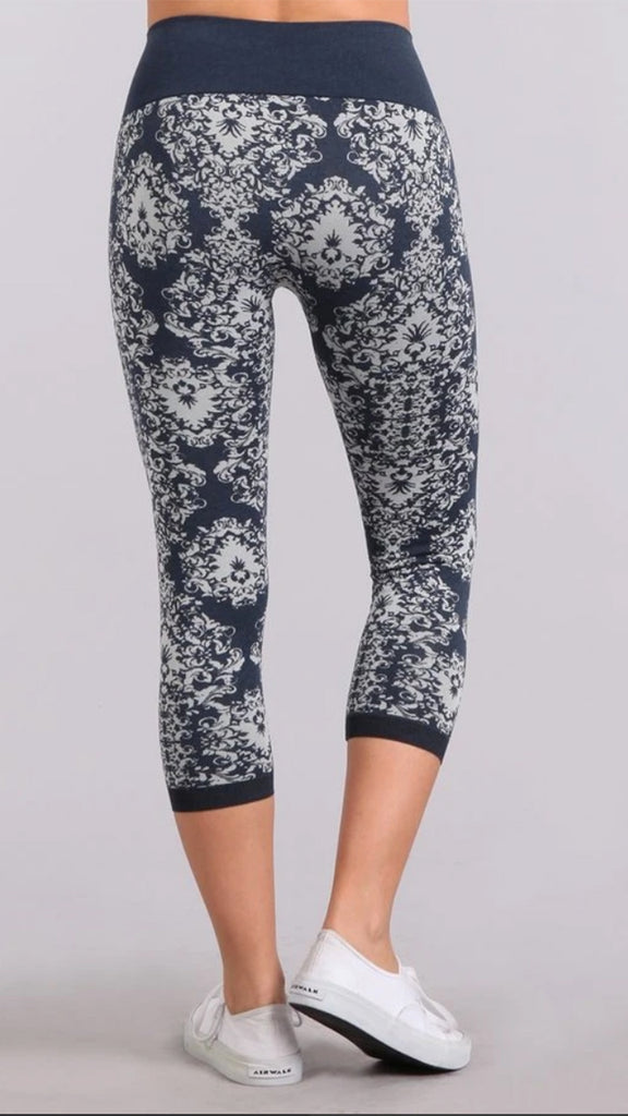 Damask Jacquard Capri Leggings