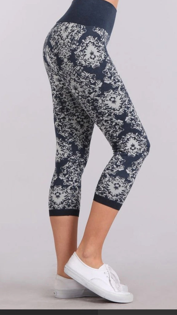 Damask Jacquard Capri Leggings