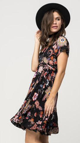 Elan Sleeveless Keyhole Dress